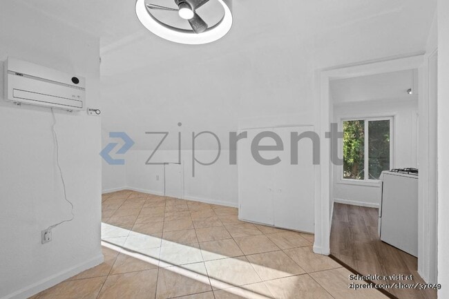 Foto del edificio - 1323 Monterey Ave