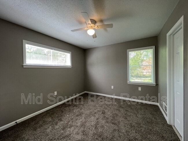 Building Photo - 4295 Shadcrest Cove