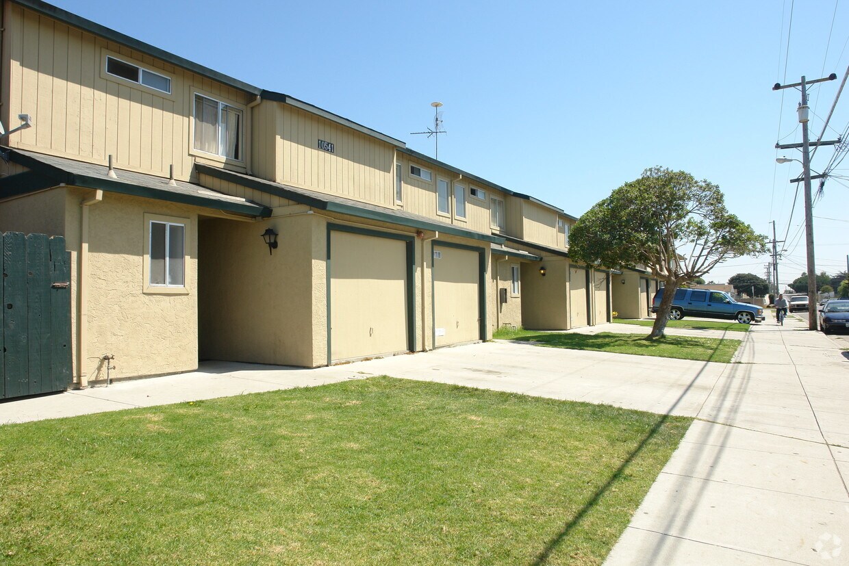 Building Photo - 10541 Geil St