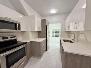 Building Photo - 1552 Euclid Ave