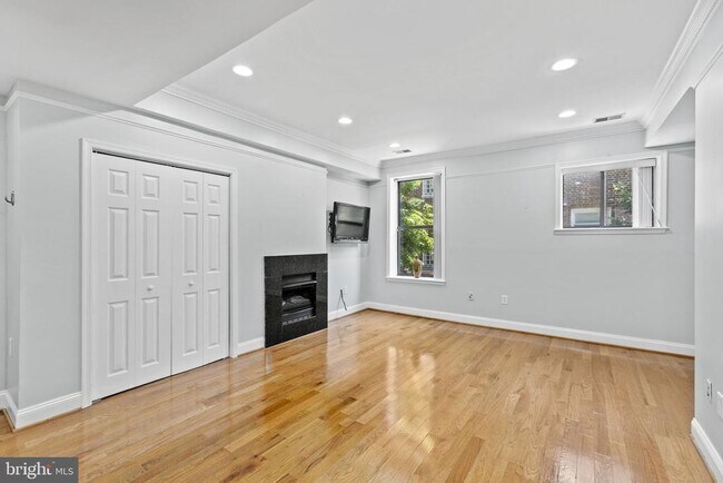 Foto del edificio - 1437 Spring Rd NW