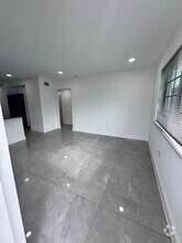 Building Photo - 410 S D St