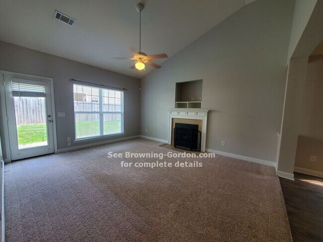 Building Photo - Spacious and Bright Condo Available!
