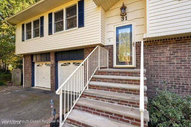 Building Photo - 4 br, 3 bath House - 31 Grand Ave