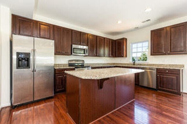 Building Photo - Spacious End Unit-Townhome in Hockessin’s ...