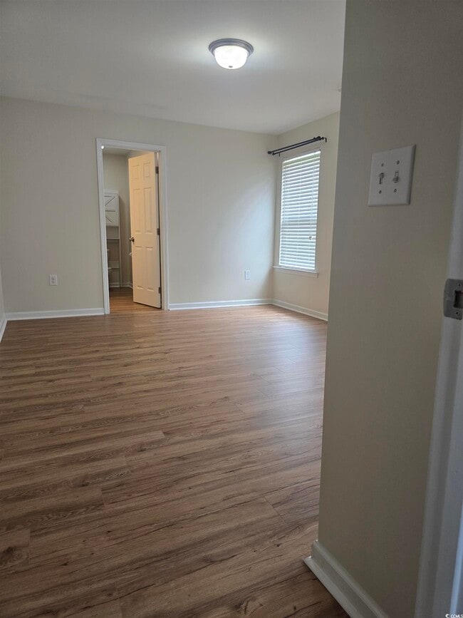 Building Photo - 1328 Valor Rd