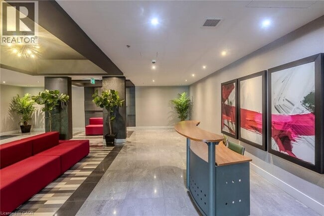 Building Photo - 150 Water St N