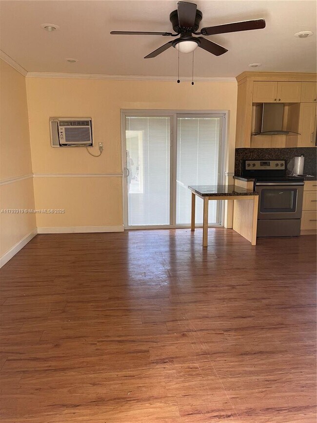 Foto del edificio - 1325 N 16th Ct