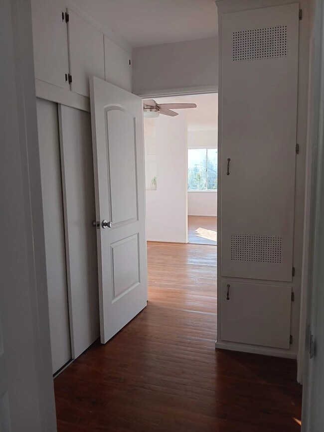 Foto del edificio - 2100 N Verdugo Rd