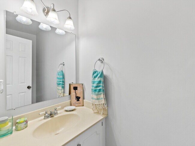 Foto del edificio - "Spacious 4-Bed Oasis with Scenic Views an...