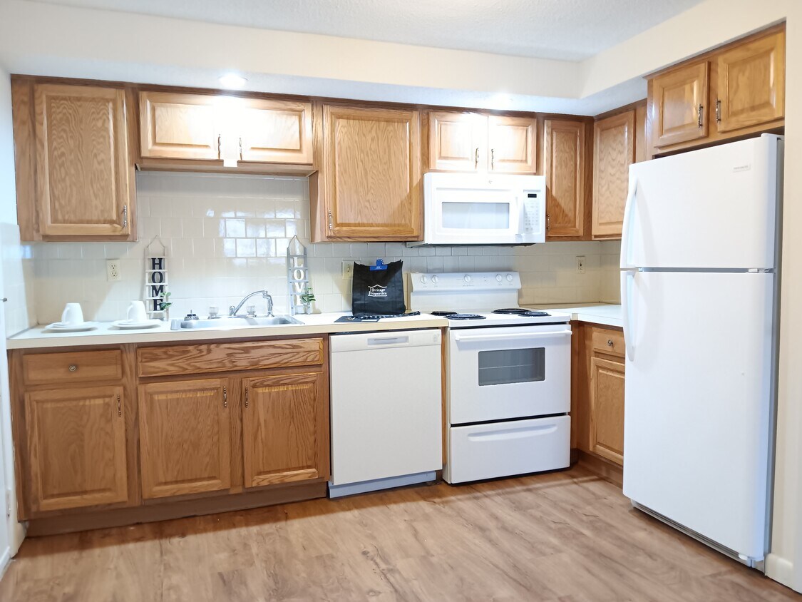 River Crossing Apartments in Tyngsboro, MA