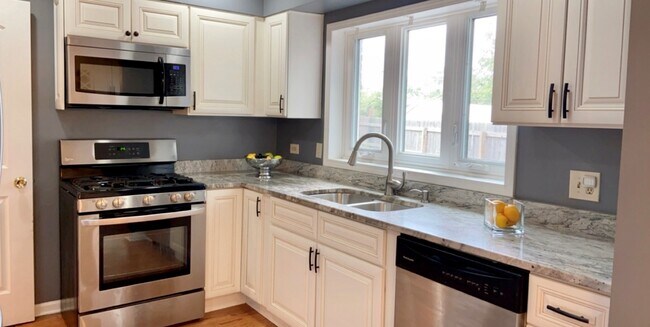 Foto del edificio - 2145 Cedar Ct