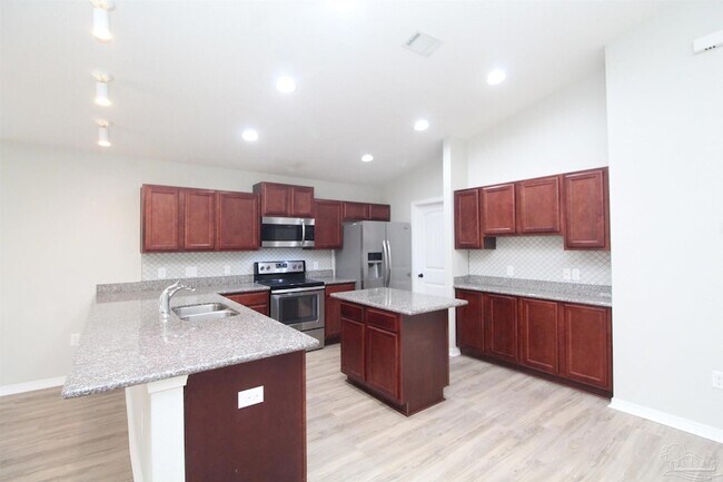 Foto del edificio - 5605 Peach Dr