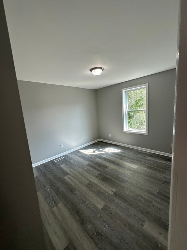 Building Photo - 121 Olivia St