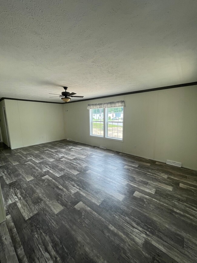 Building Photo - 7 Branette Ln