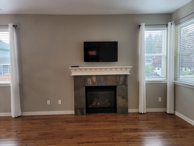 Foto del edificio - 3 Bedroom home in Convenient Silverdale Lo...