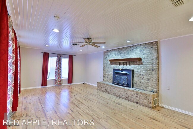 Foto del edificio - 3 br, 2 bath House - 425 Hawthorne
