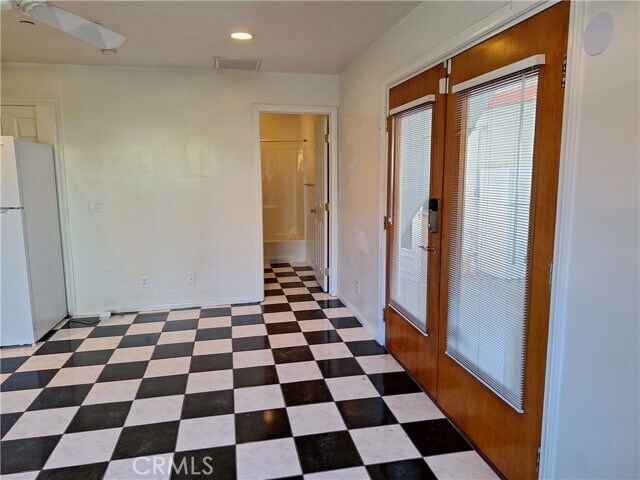 Foto del edificio - 302 N Griffith Park Dr