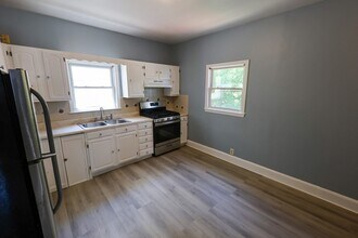 Building Photo - 7 Gayland St