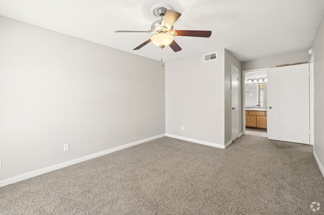 2BR, 2BA - 1,011SF - Primary Bedroom - Sunrise at Atascocita