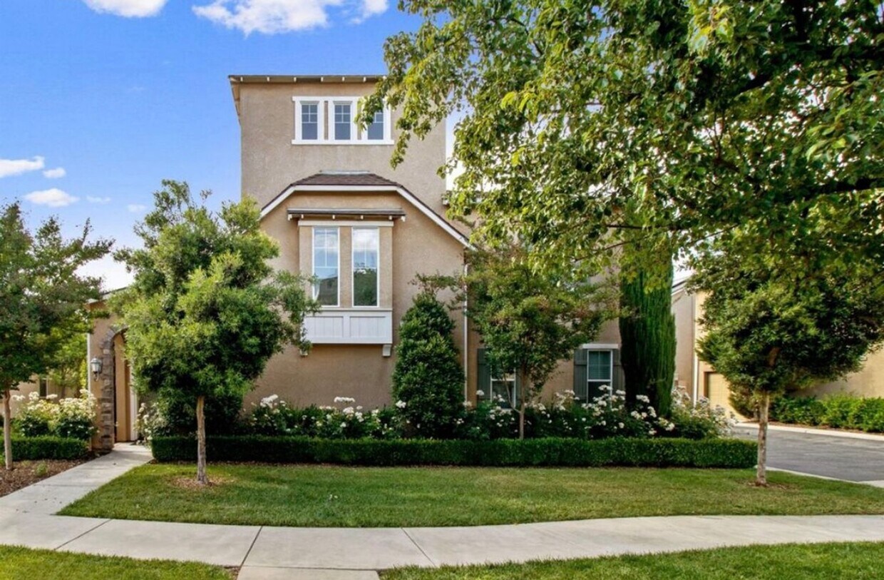 Foto principal - Harlan Ranch Community Home for lease
