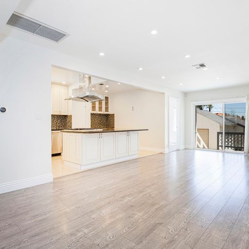 Building Photo - 1050 E Angeleno Ave