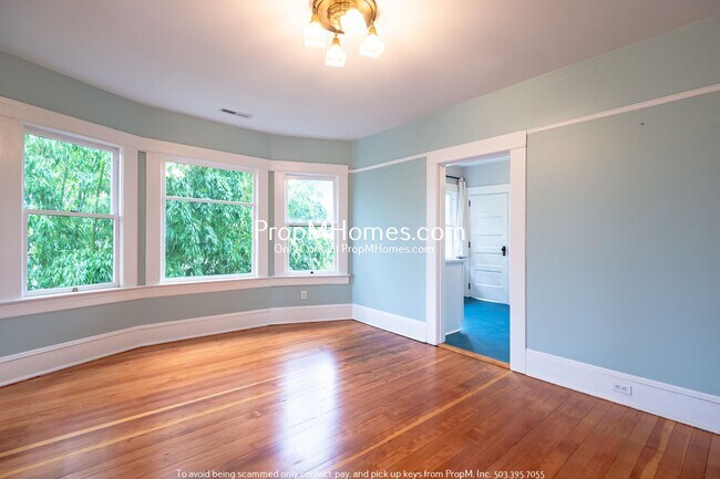 Building Photo - Spacious Two Bedroom Duplex In The Heart O...