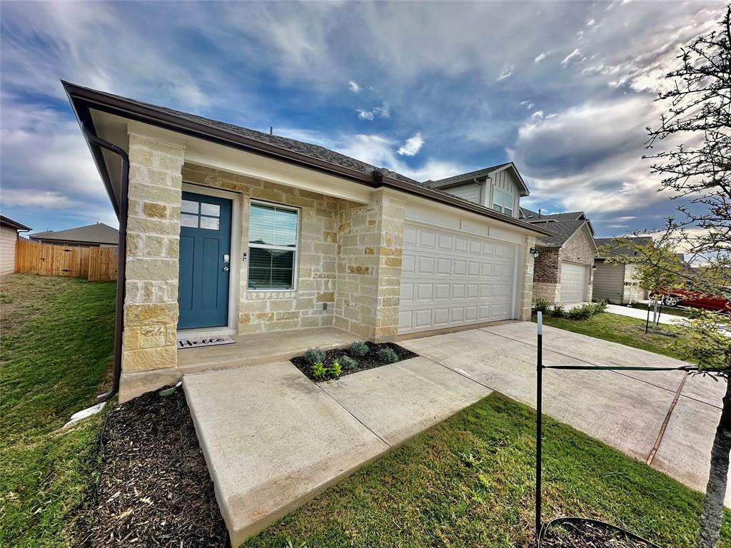 Primary Photo - 726 Aster Pl