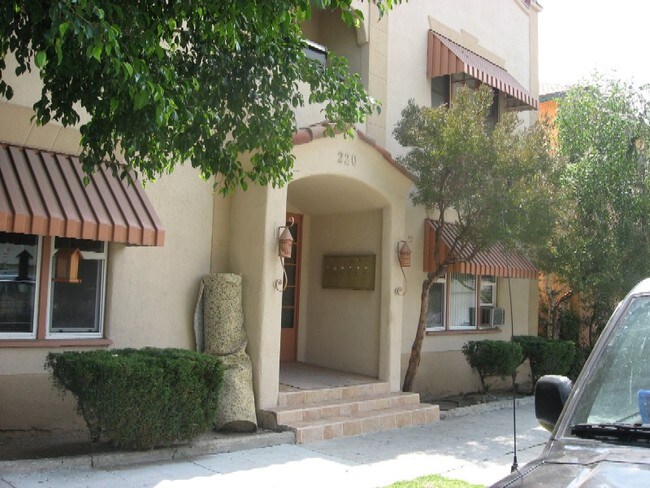 Building Photo - 220 E Valencia Ave