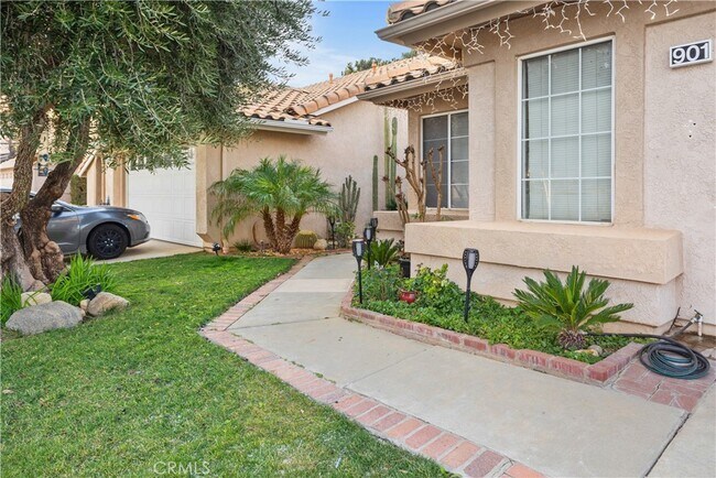 Foto del edificio - 901 Oakland Hills Dr