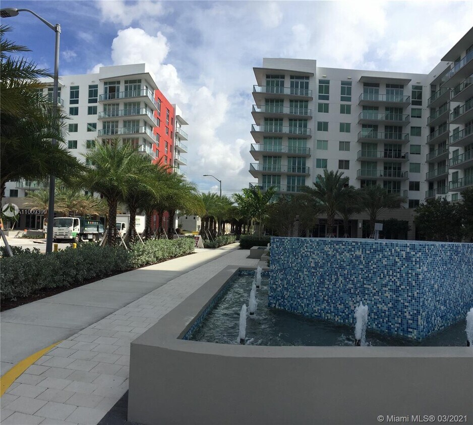 Building Photo - 7825 NW 107th Ave