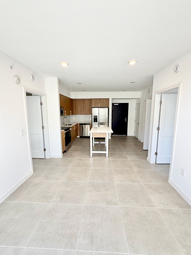 Photo - 1940 Van Buren St Apartment