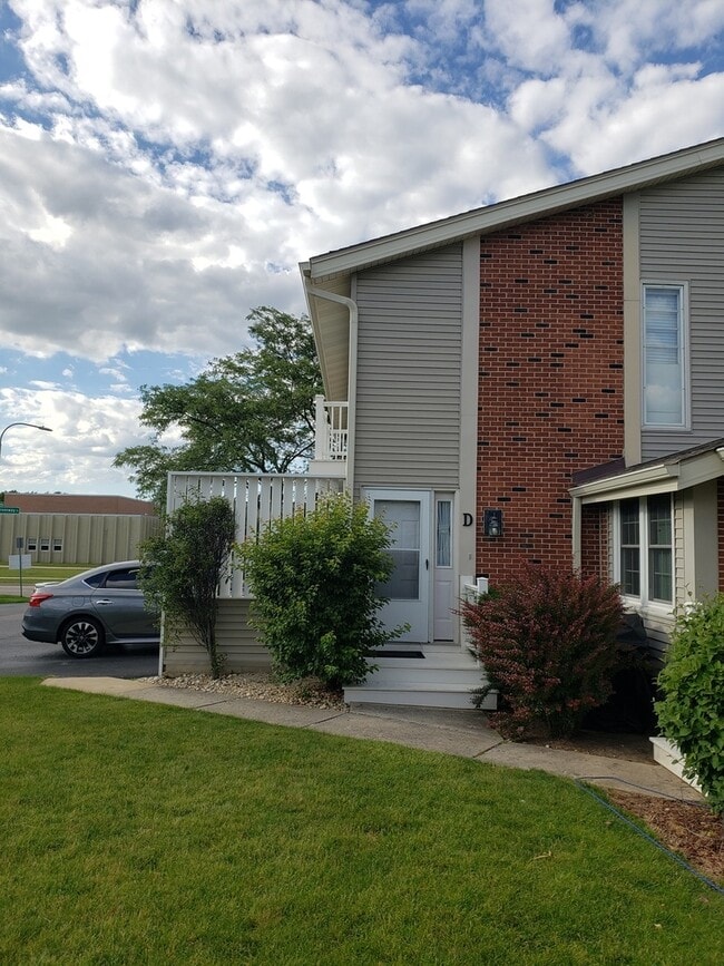 Foto del edificio - 305 Northwestern Ct