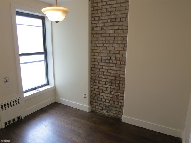 Building Photo - 149 Starr St