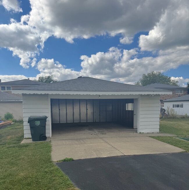 Building Photo - 4528 Park Ave