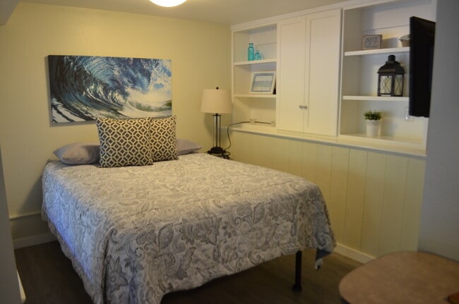 Building Photo - 10233 Soquel Dr