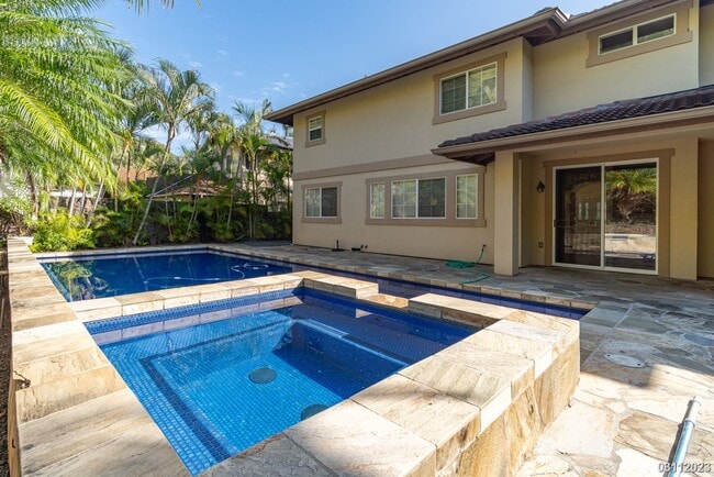 Building Photo - Exclusive 3,081 SQ FT 4BR, 2.5BA House in ...
