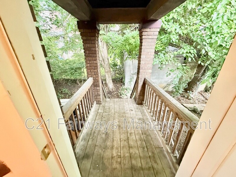 Foto del edificio - 2811 Brentwood Ave