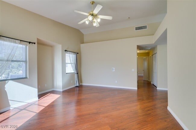 Foto del edificio - 7450 S Eastern Ave