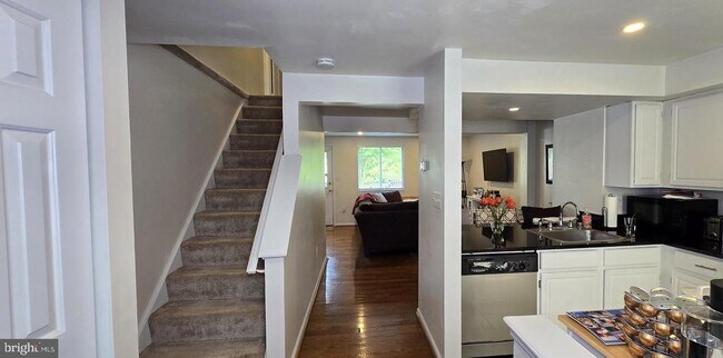 Building Photo - 3591 Laurel View Ct