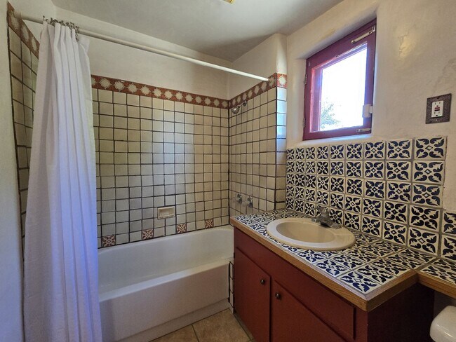 Building Photo - 631 Don Felix St