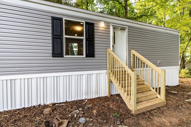 Building Photo - 138 Poe Dr