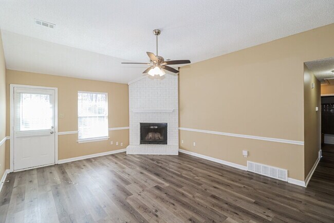 Foto del edificio - 7101 Market Square Dr