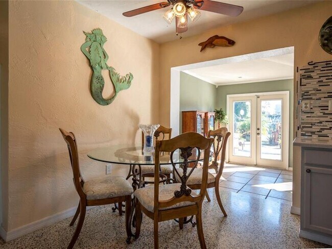 Foto del edificio - 2456 Elkcam Blvd