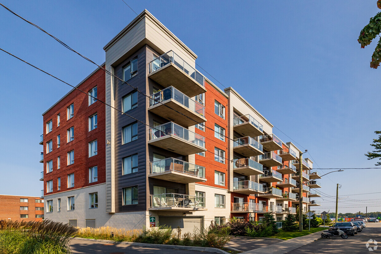 Building Photo - Le Nautica
