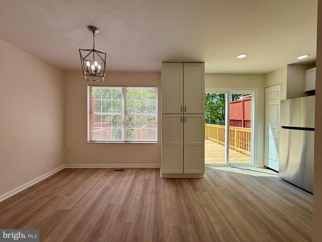 Building Photo - 4 Bright Star Ct