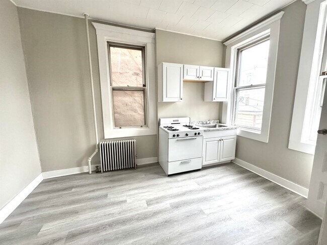 Foto del edificio - 185 Beacon Ave