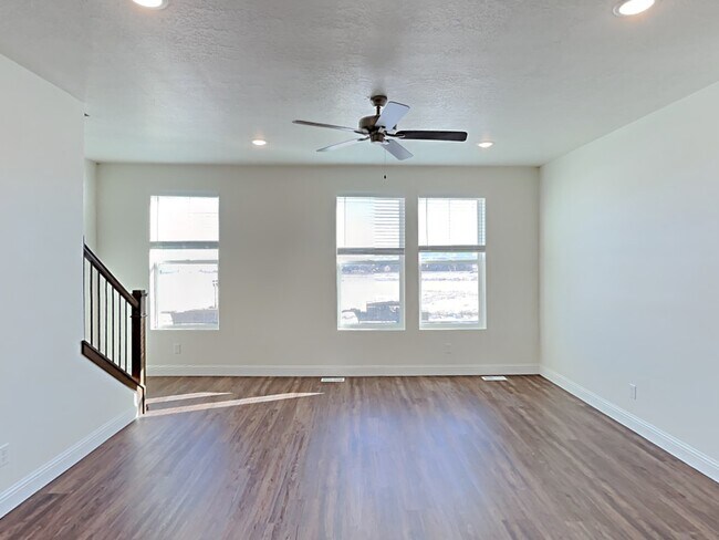 Building Photo - 6052 W South Jordan Parkway