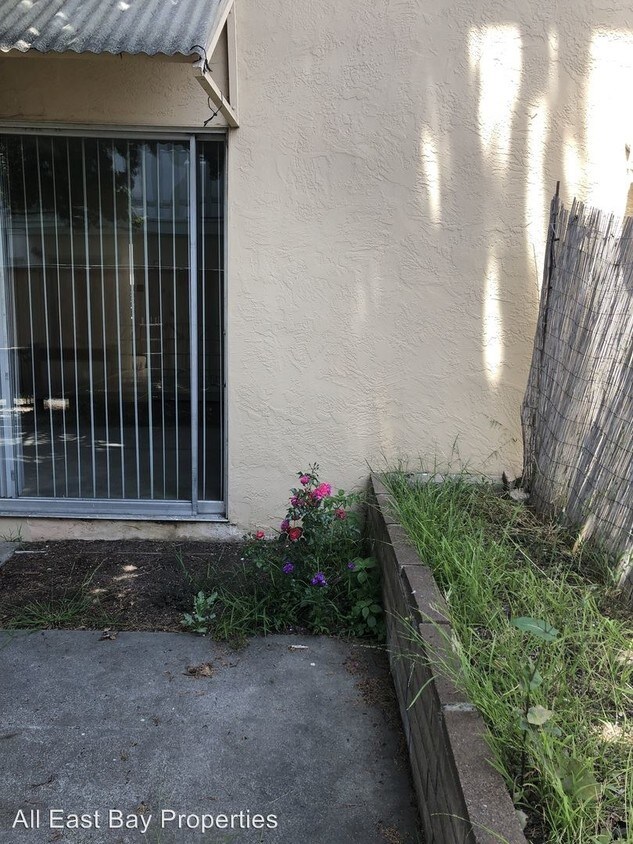 Primary Photo - 550 Elm St