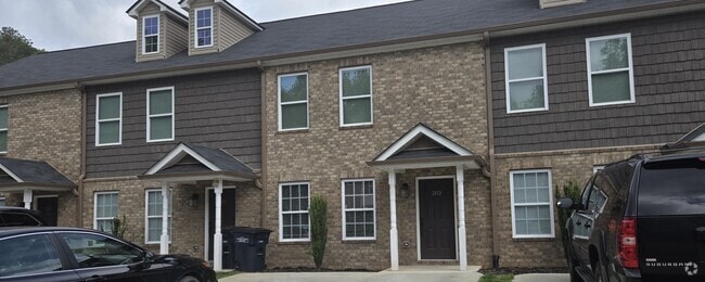 Building Photo - 203 Hyde Park Ln